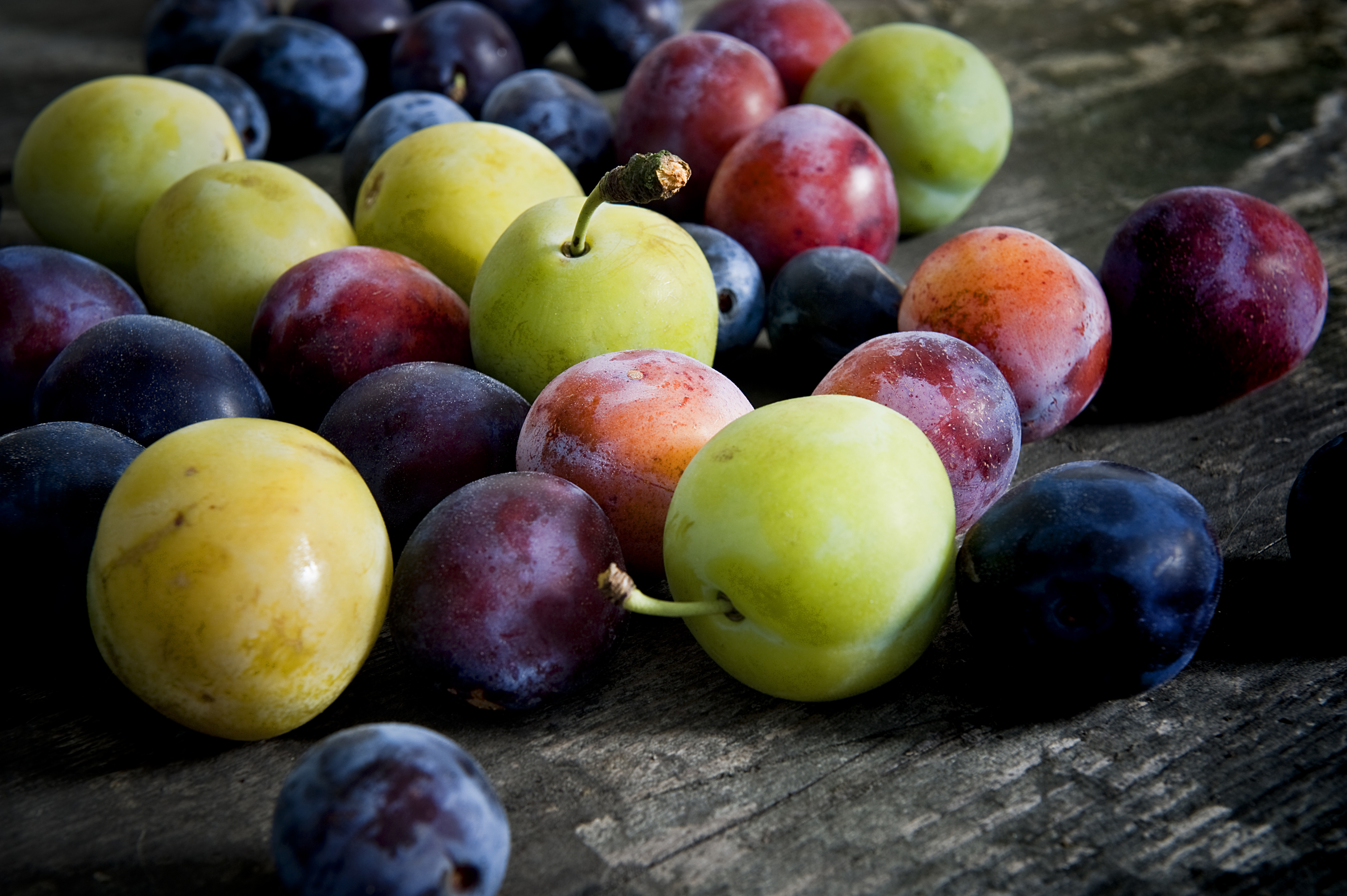 Pruimen met verschillende kleuren